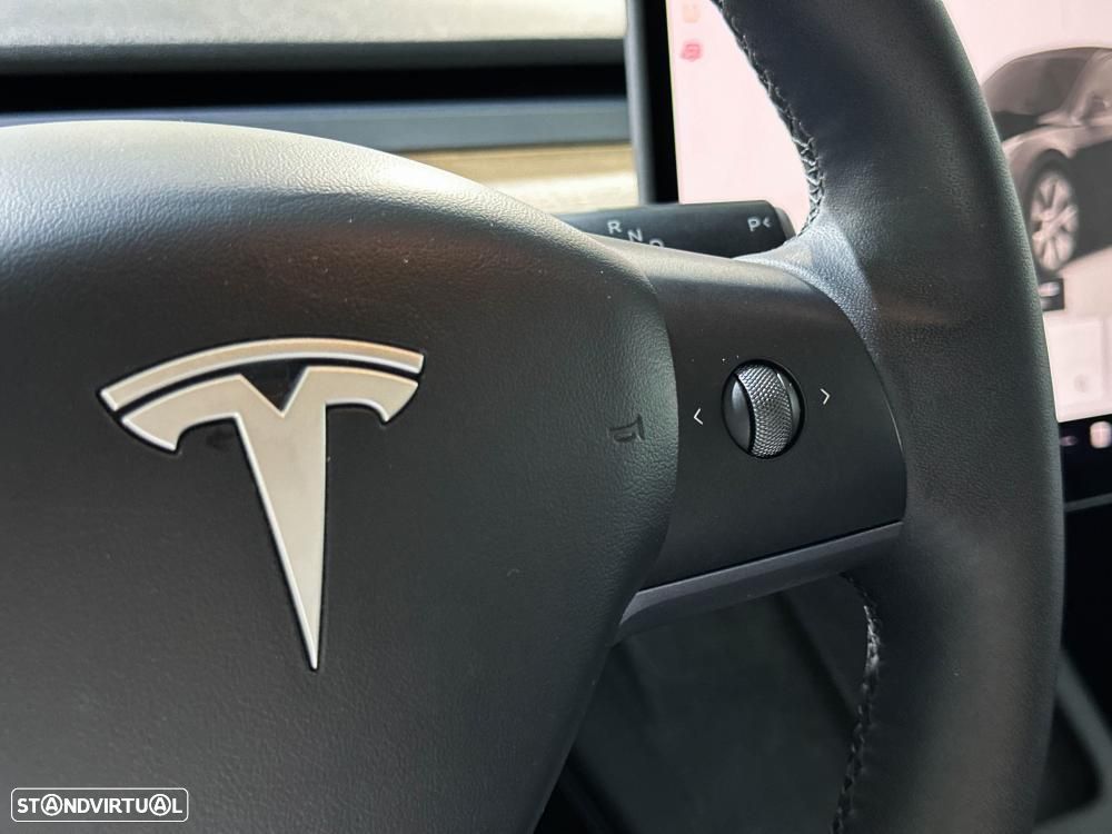 Tesla Model Y Long Range Dual Motor AWD - 42