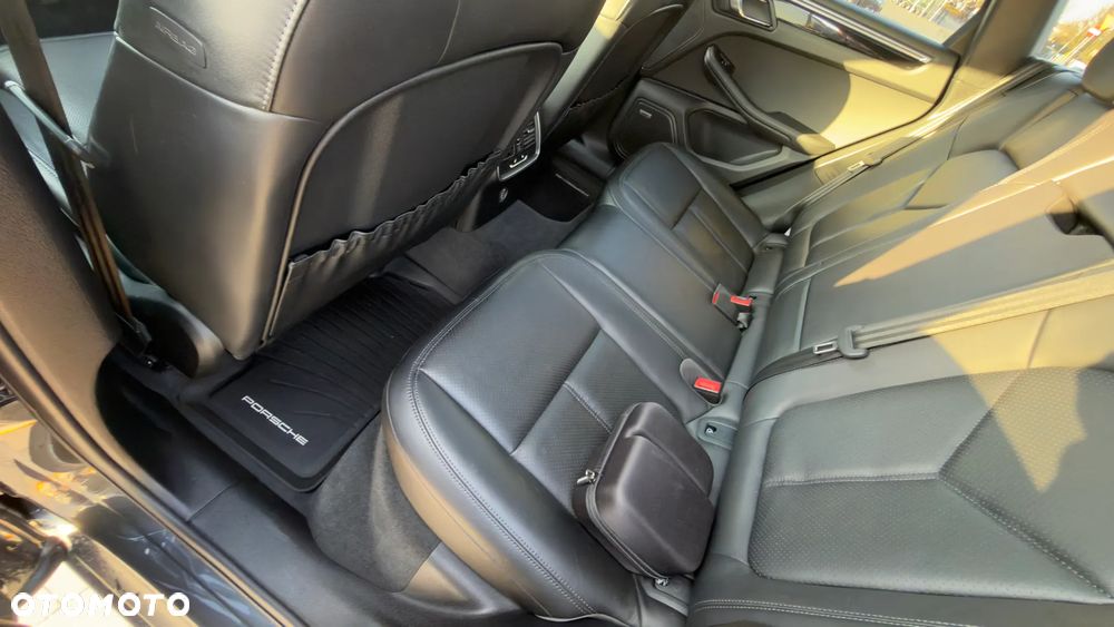 Porsche Macan - 33