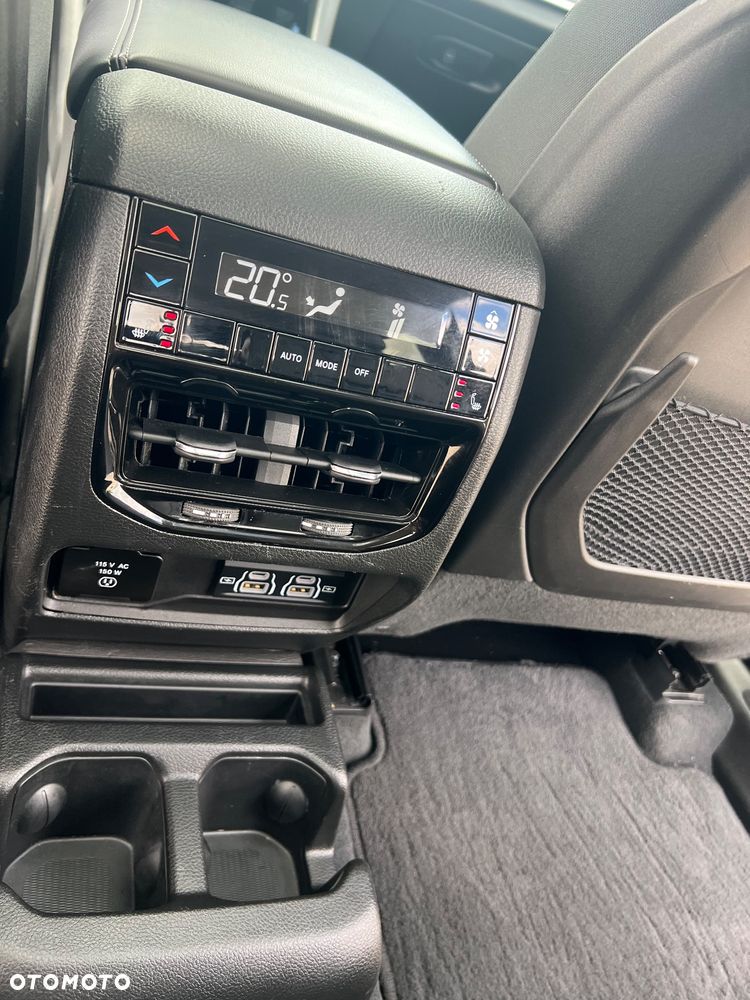 Jeep Grand Cherokee - 26