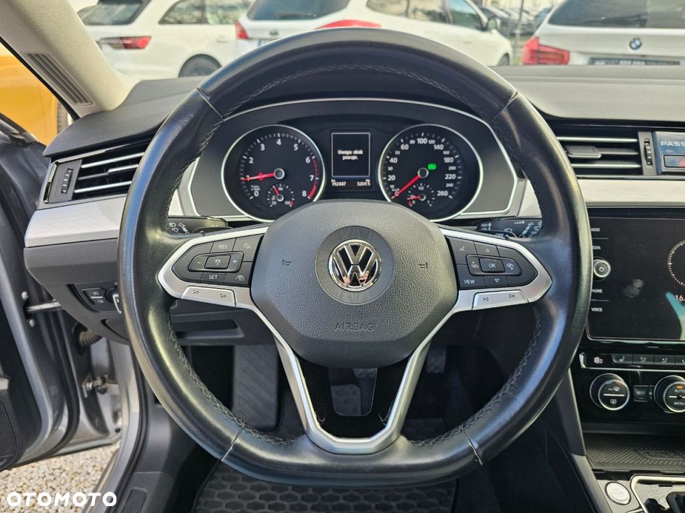 Volkswagen Passat - 21