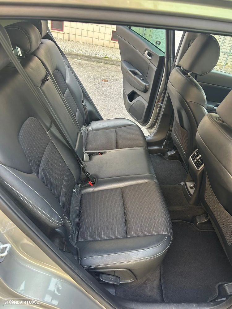 Kia Sportage 1.7 CRDI ISG Nav Line - 4