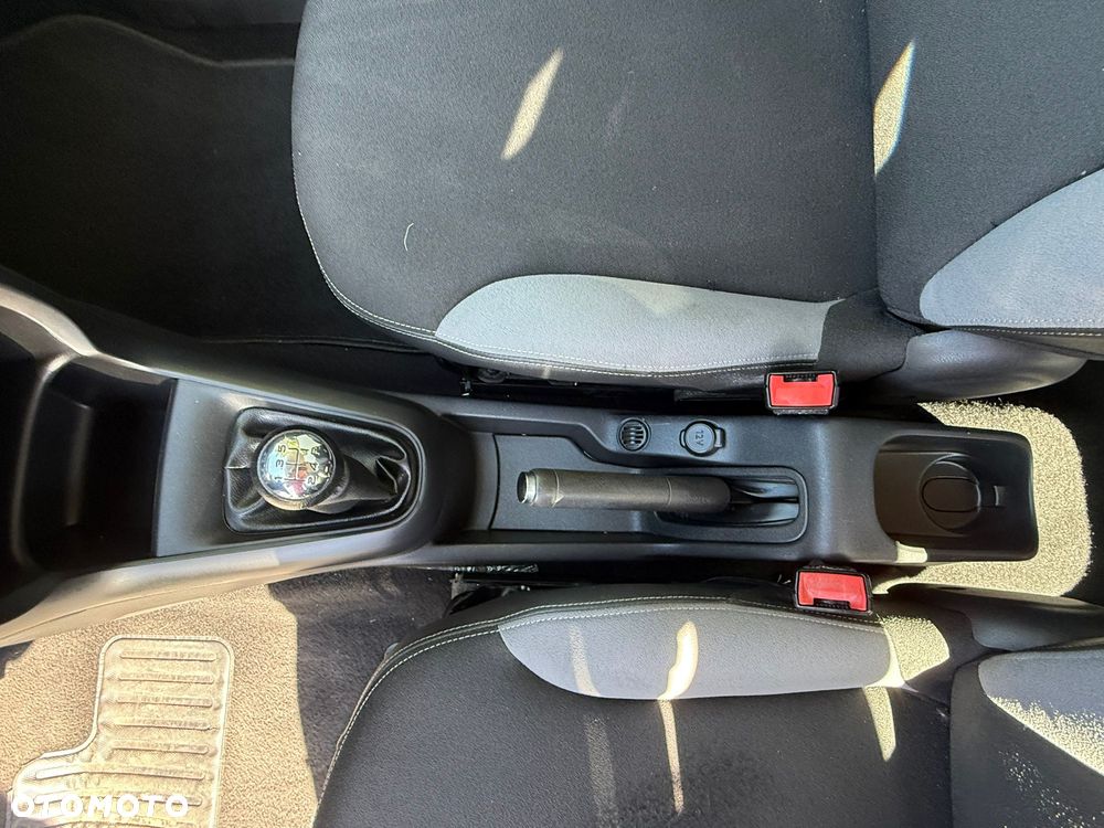 Citroën C3 Pure Tech (VTi) 68 Attraction - 24