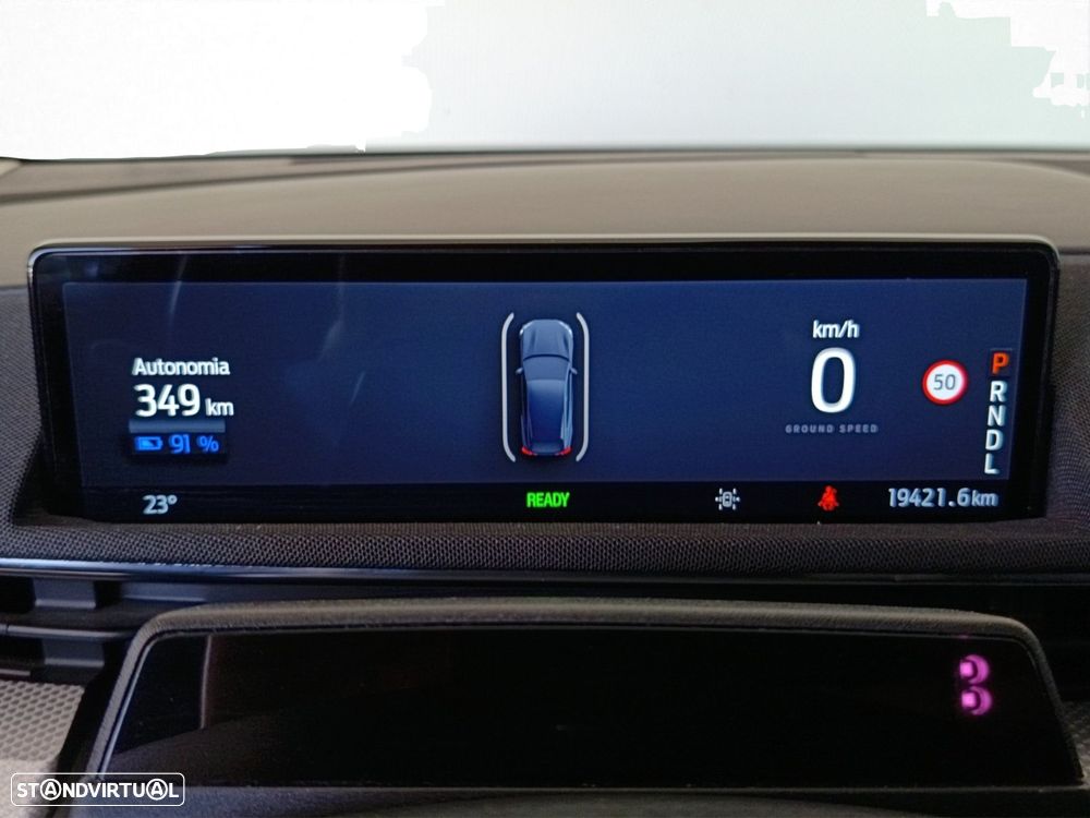 Ford Mustang Mach-E Standard - 13