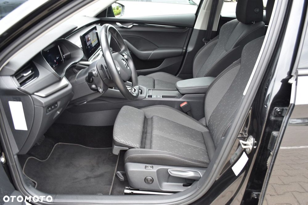 Skoda Octavia 2.0 TDI Ambition DSG - 25