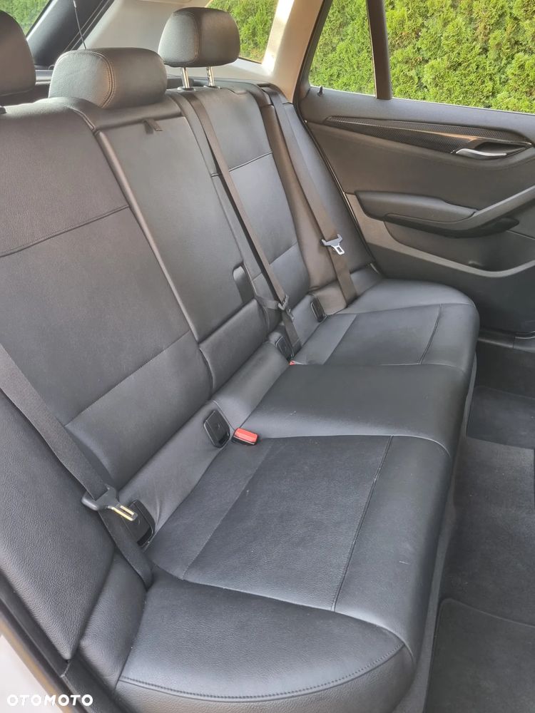 BMW X1 xDrive18d xLine - 12