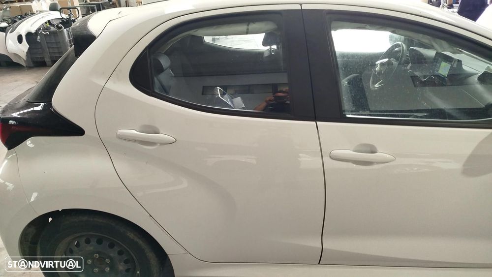 Porta trás direita TOYOTA Yaris (_P21_, _PA1_, _PH1_) - 1