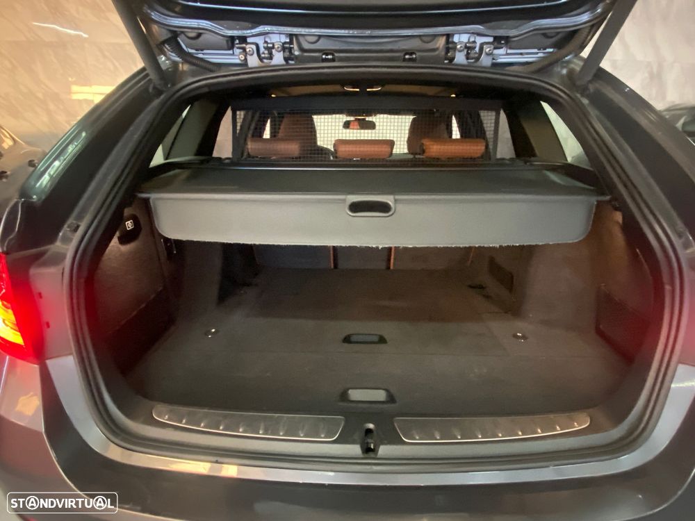 BMW 318 d Line Luxury - 22