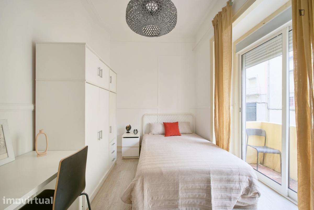 Quarto - localizado em Alameda Lisbon - Grande imagem: 3/18