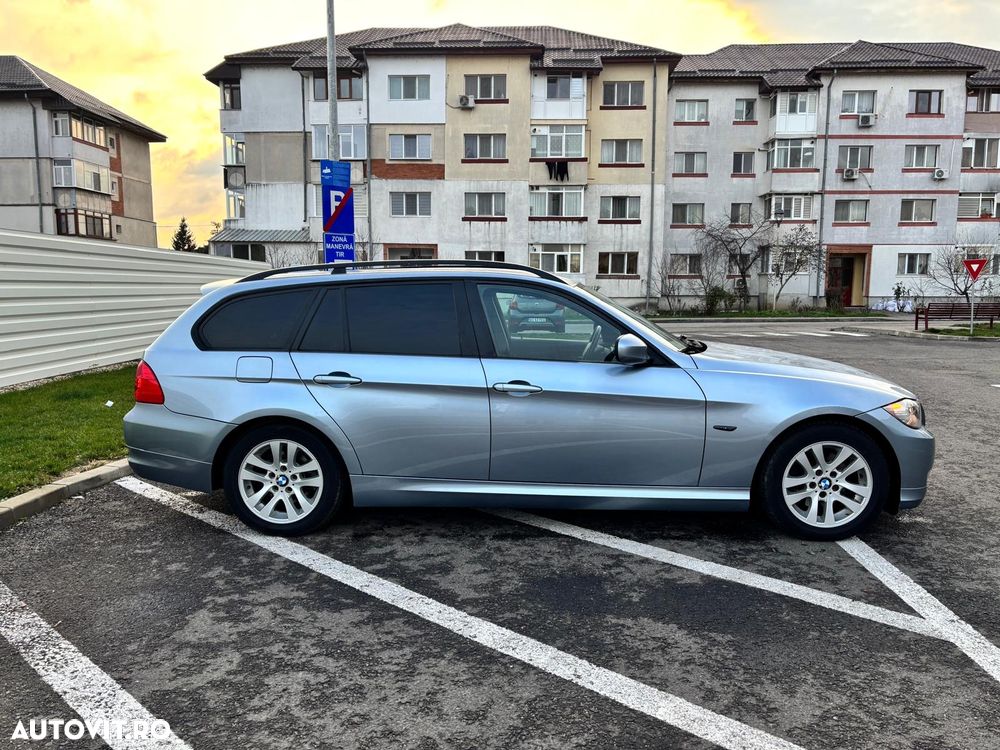 BMW Seria 3 320d DPF Touring - 11