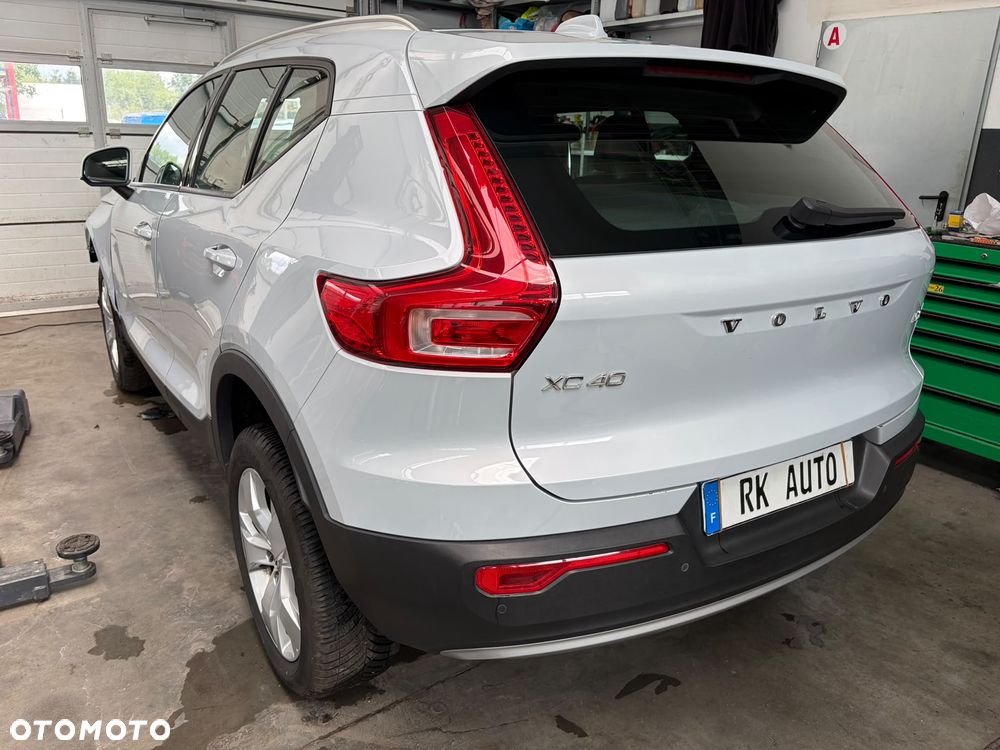 Volvo XC 40 D3 SCR AWD Momentum - 5