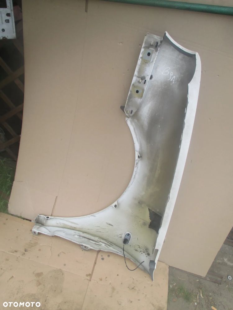 błotnik prawy Golf IV LB9A Biały zero korozji orginał - 4