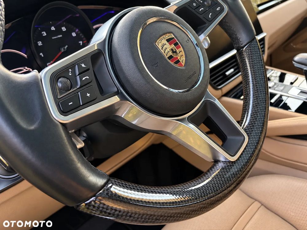 Porsche Cayenne Platinum Edition - 17