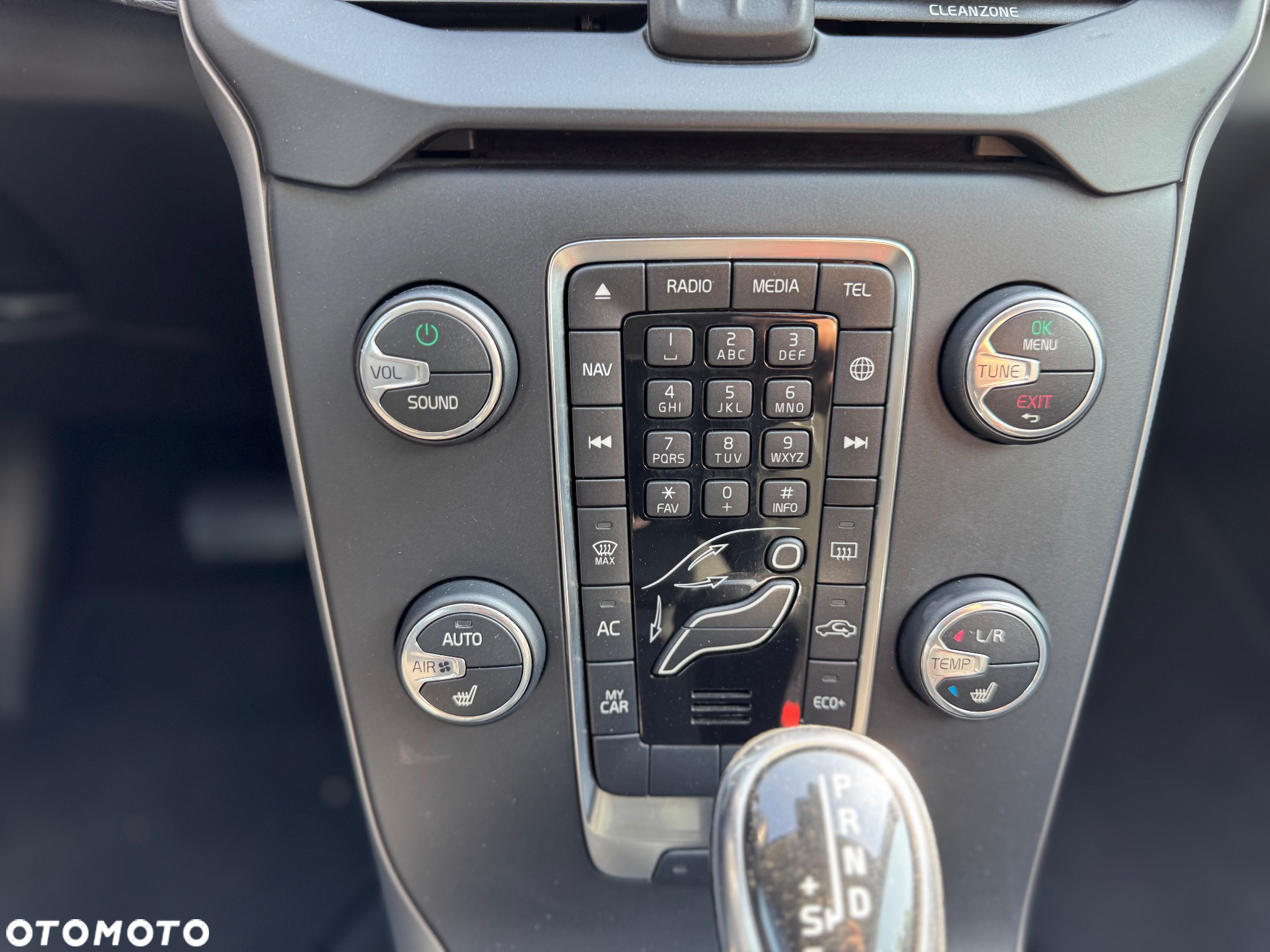 Volvo V40 D2 Drive-E Momentum - 14