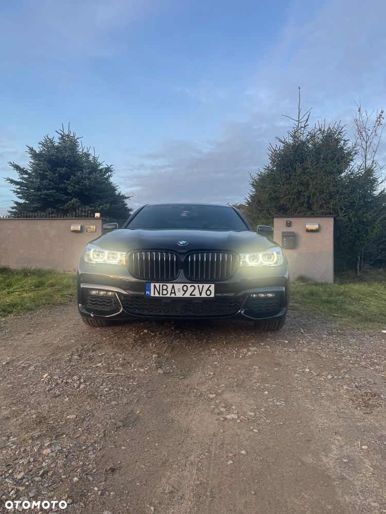 BMW Seria 7 740i - 4