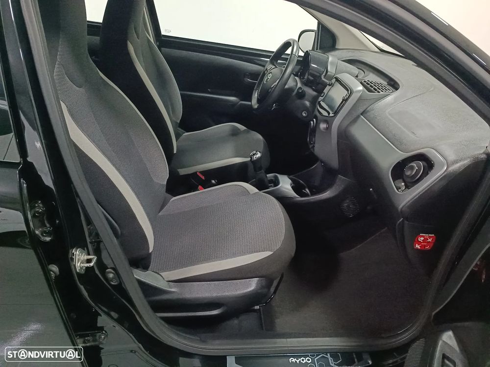 Toyota Aygo X Play - 18