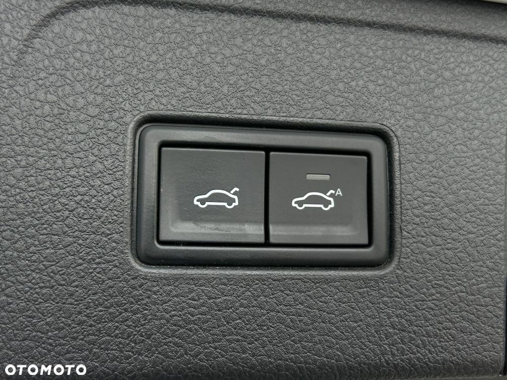 Volkswagen Passat Variant 2.0 TDI EVO Elegance DSG - 12