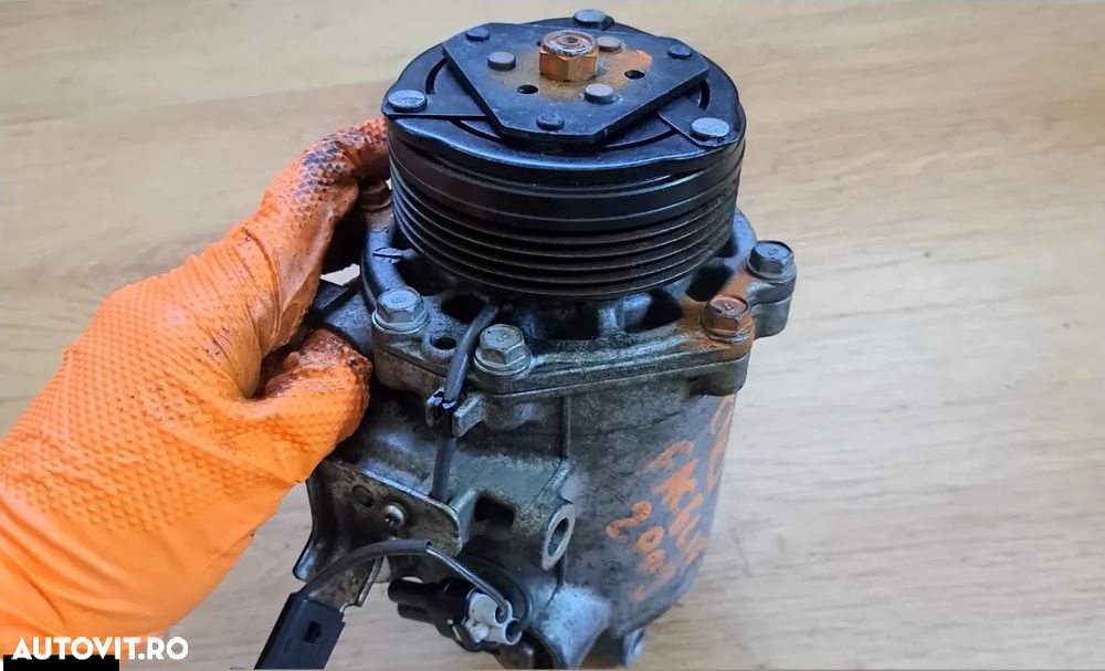 Compresor aer conditionat clima ac climatizare mitsubishi outlander diesel 2.0d 140 hp 2007 - 2008 - 2009 - 2010 - 2011 -2012 - 2