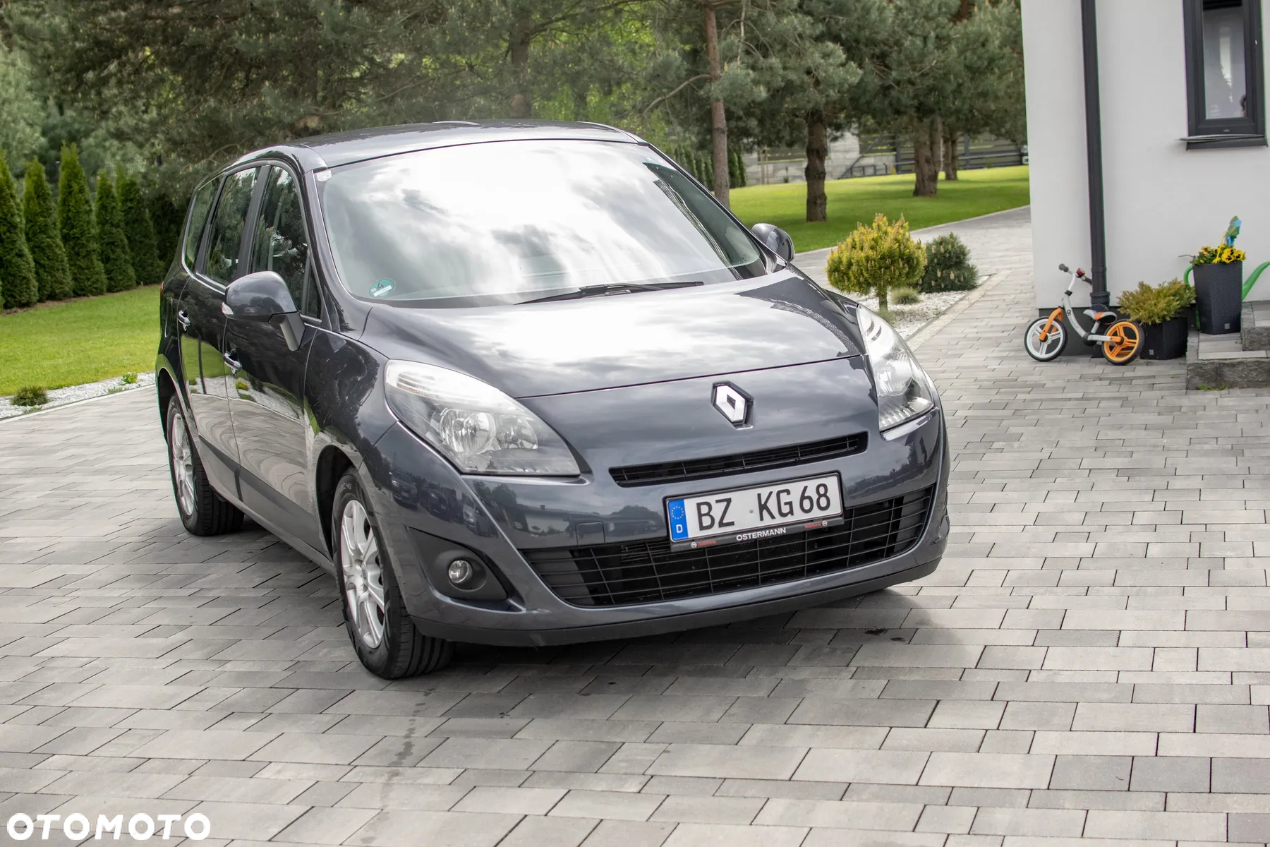 Renault Grand Scenic - 8