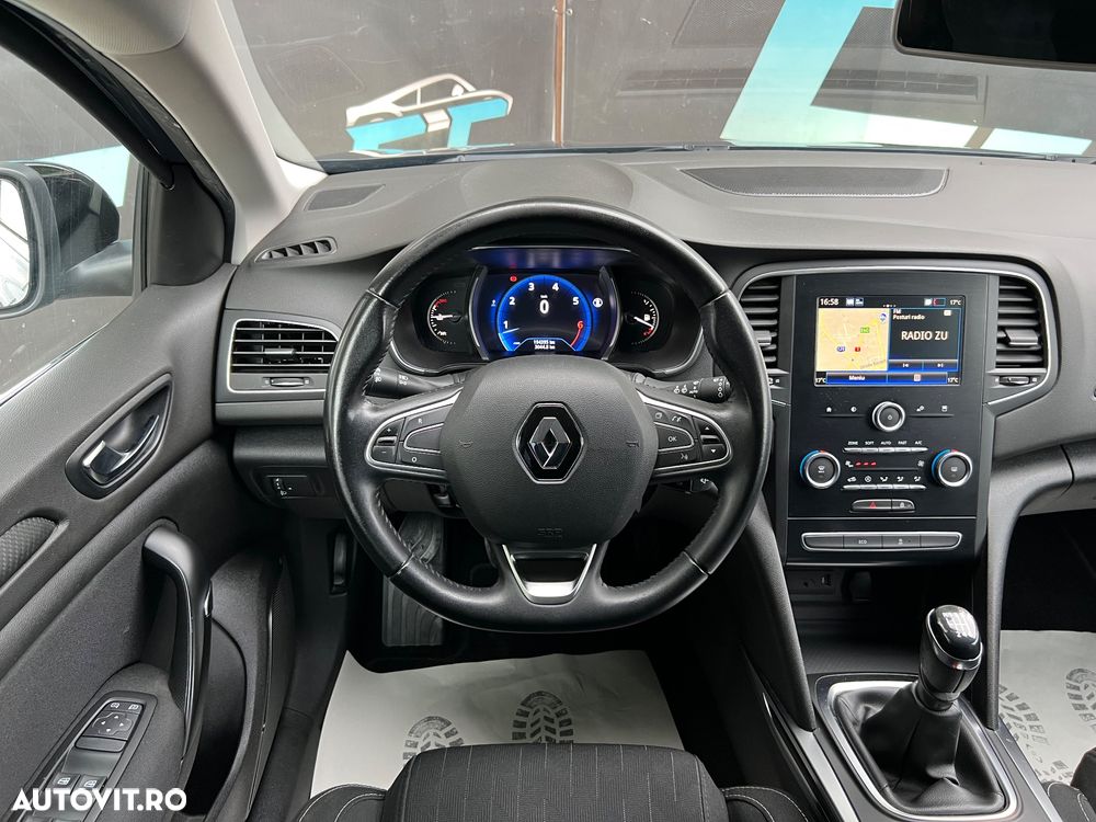Renault Megane Grandtour TCe 140 GPF LIMITED - 8