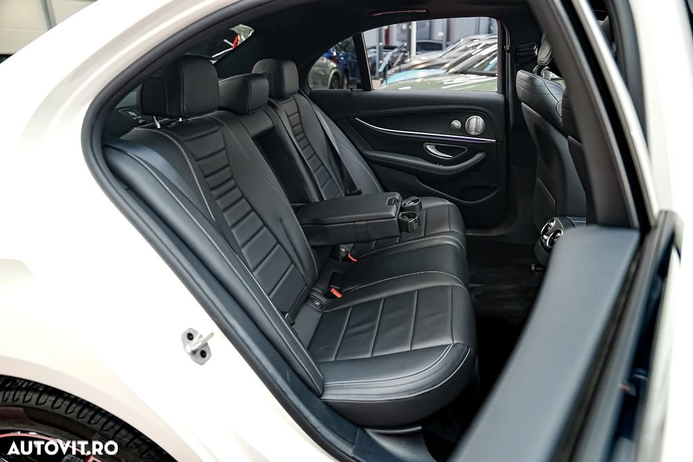 Mercedes-Benz E 300 9G-TRONIC AMG Line - 12