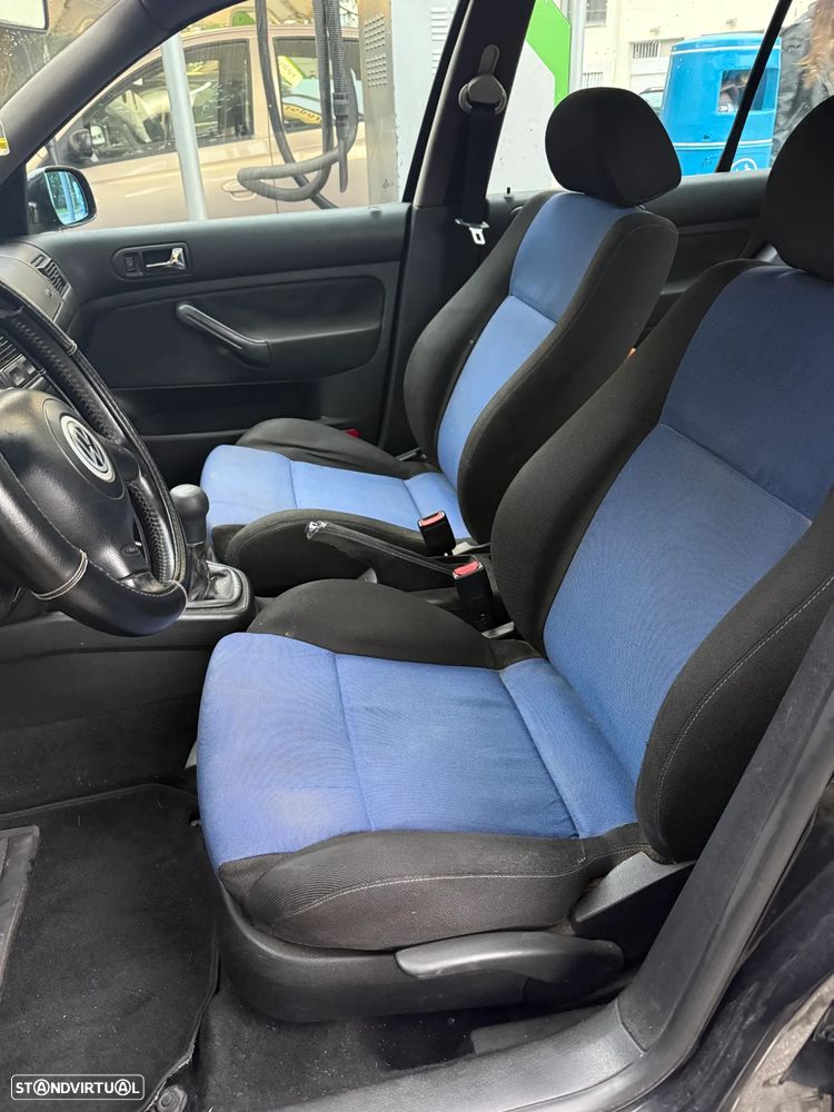 VW Golf 1.9 TDi 25 Anos - 4