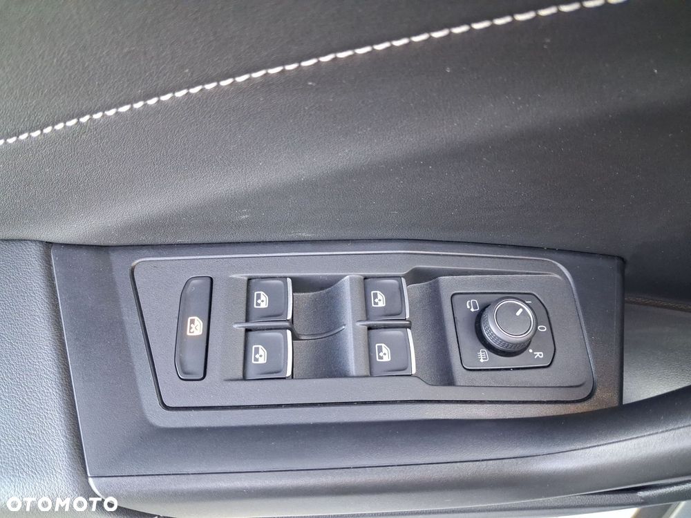 Volkswagen T-Roc 1.5 TSI Style DSG - 26