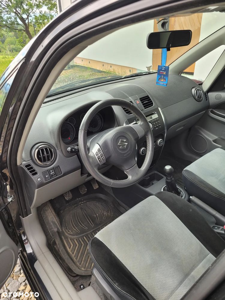 Suzuki SX4 1.6 Premium 4WD - 9