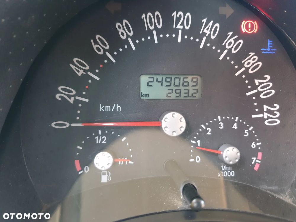 Volkswagen New Beetle - 19