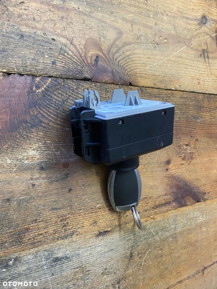 MERCEDES gla 156 cla 176 stacyjka A 2469051202 - 1