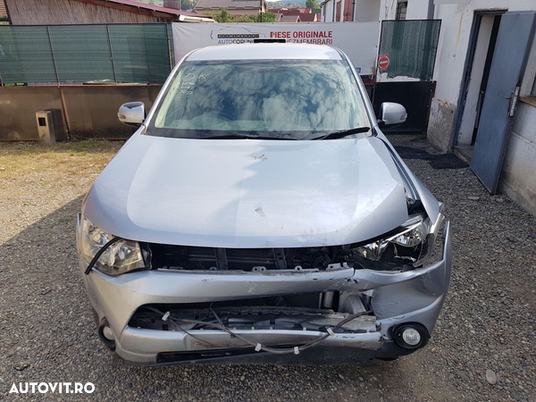 Capota Mitsubishi Outlander III 2012 - 2015 SUV 4 Usi Argintiu A31 (424) NECESITA REPARATII