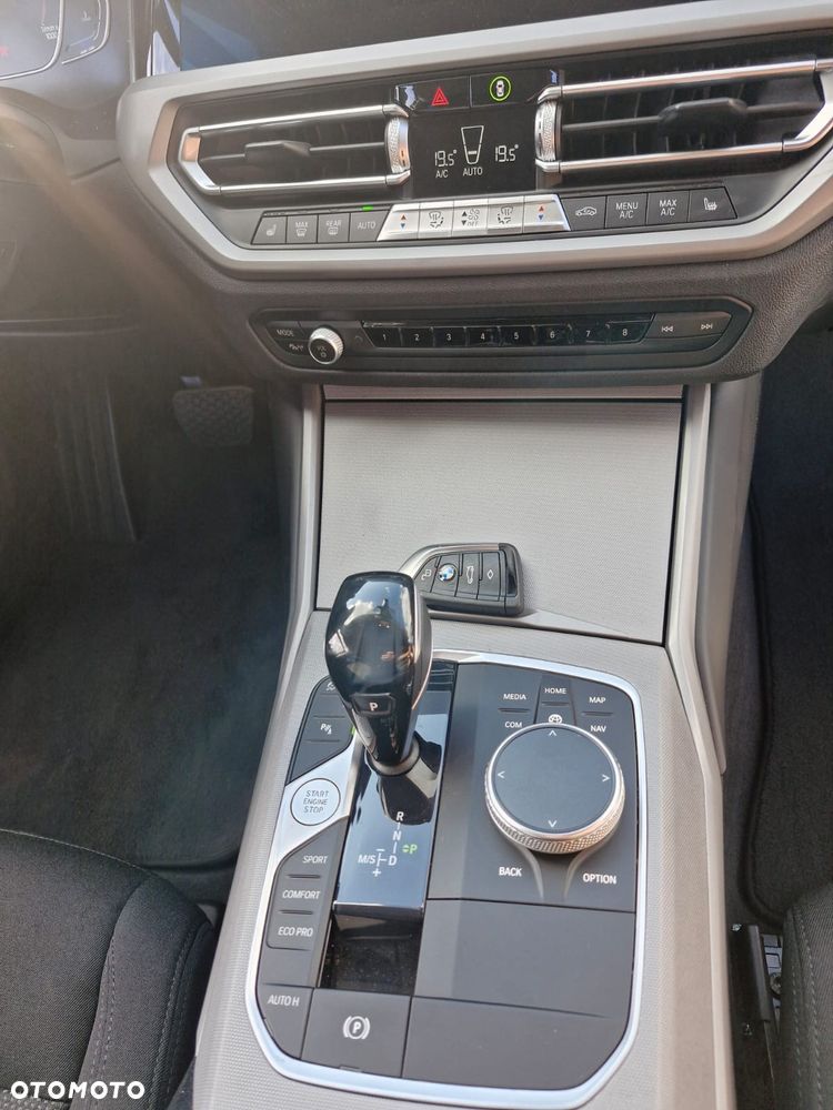 BMW Seria 3 320d Advantage - 11