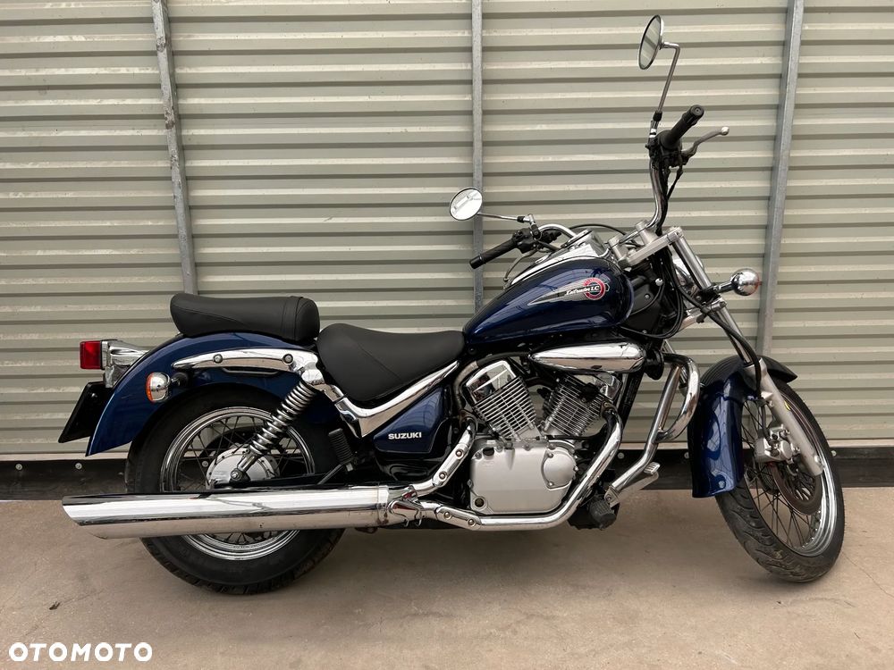 Suzuki Intruder - 12