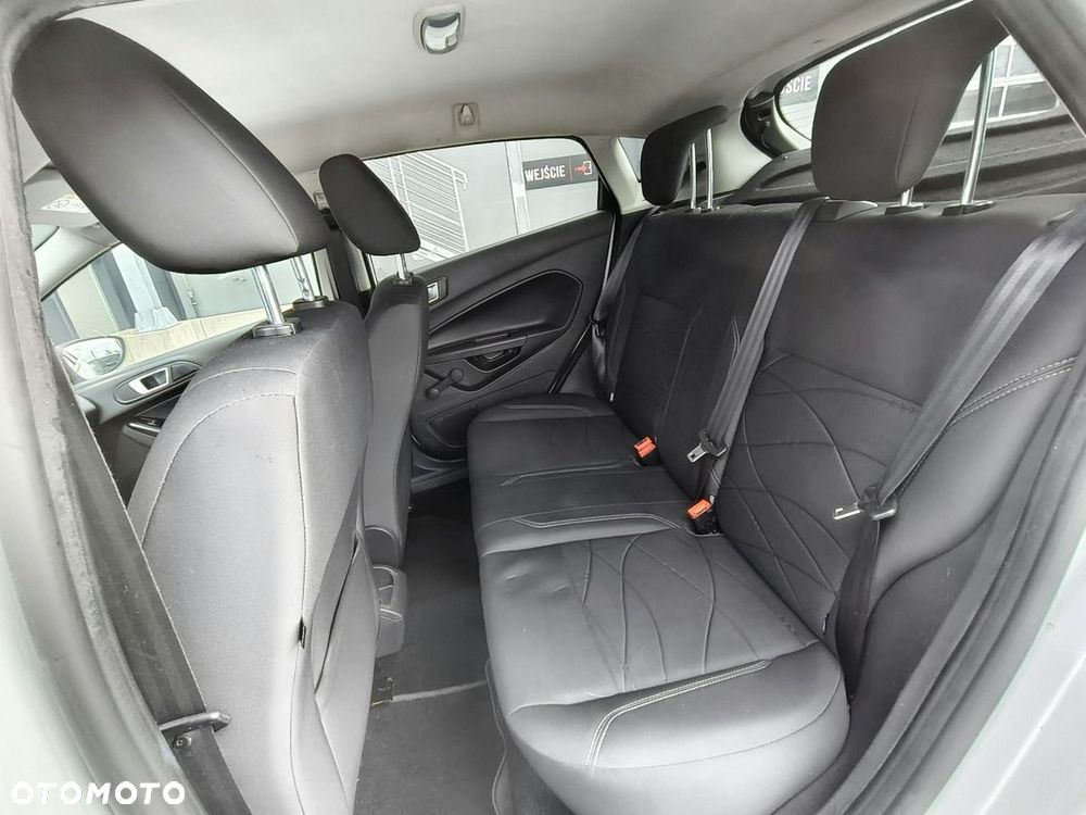 Ford Fiesta - 16