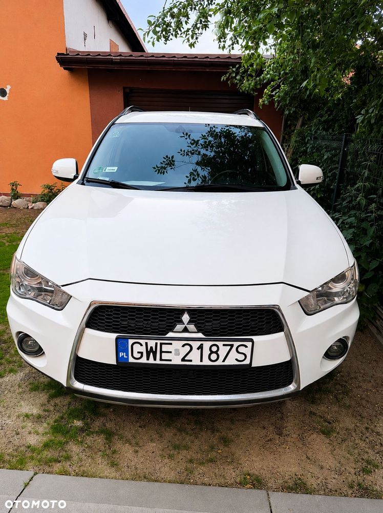 Mitsubishi Outlander 2.4 Instyle NAVI EU5 CVT - 1