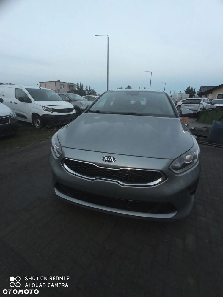 Kia Ceed - 11