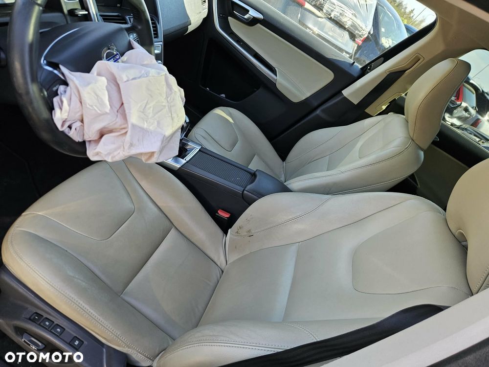 Volvo XC 60 D4 Summum - 11