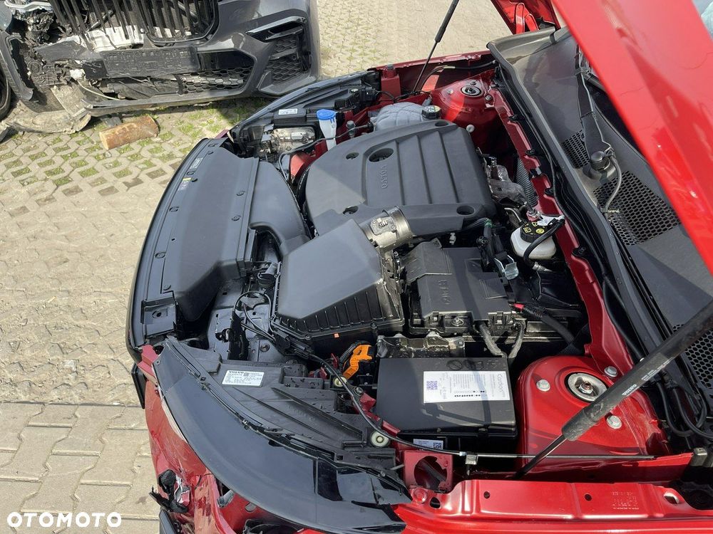 Volvo XC 40 B4 B AWD Geartronic RDesign - 16