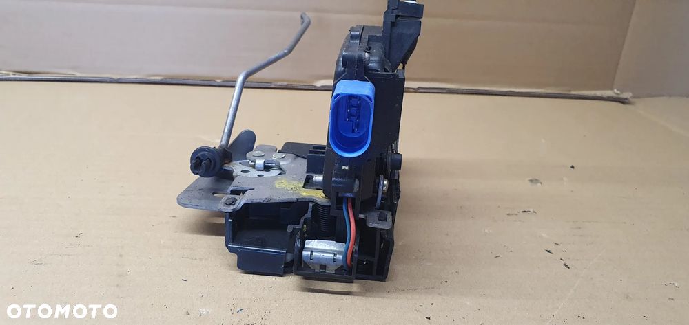 Zamek drzwi prawy przód przedni prawy Audi A8 D3 4E1837016 - 4