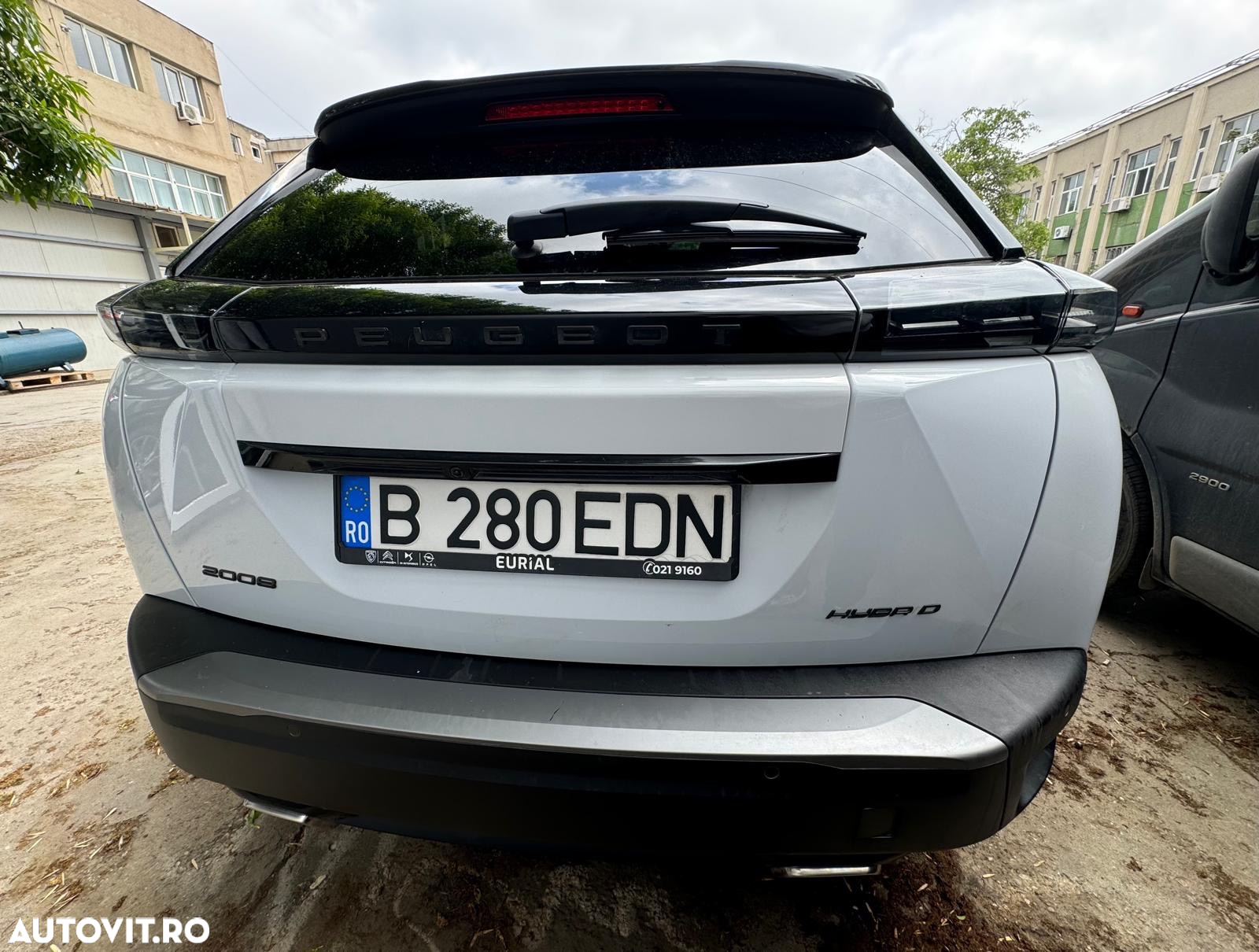 Peugeot 2008 1.2L 136 e-DCS6 MHEV GT - 4