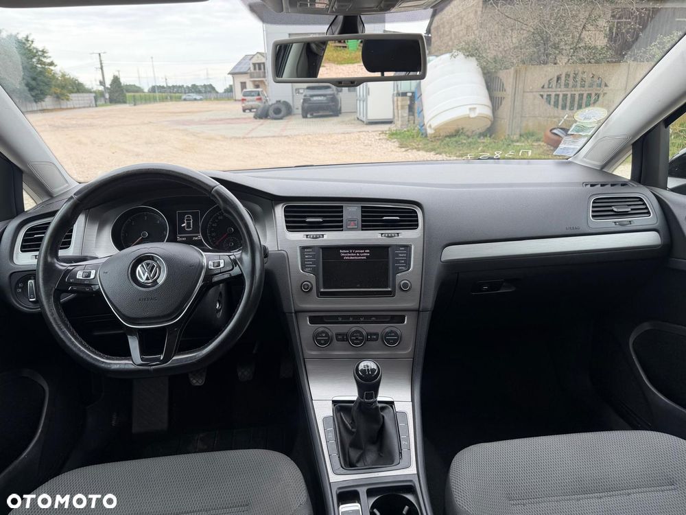 Volkswagen Golf 1.6 TDI BlueMotion Comfortline - 15
