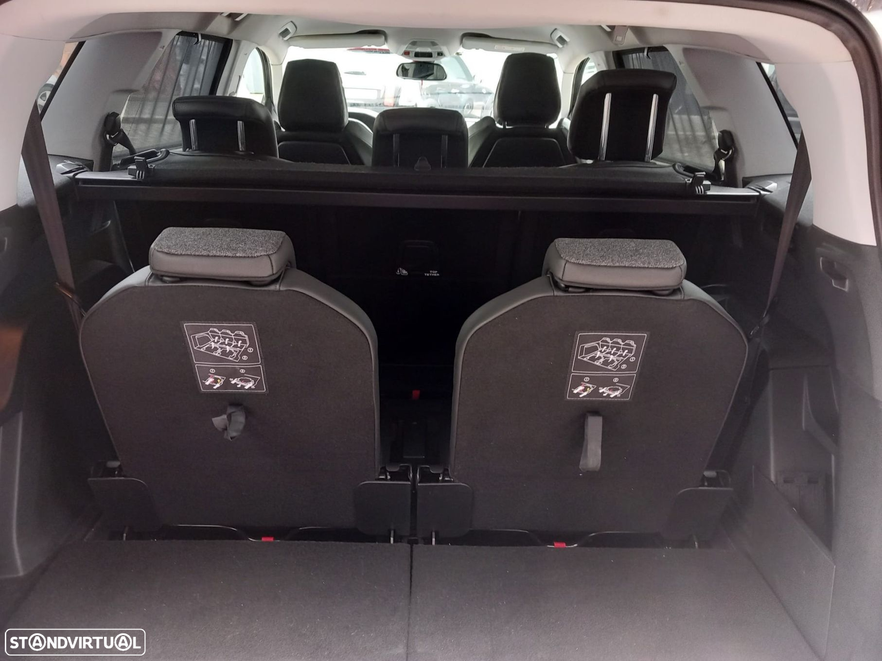Peugeot 5008 1.5 BlueHDi Allure EAT8 - 27