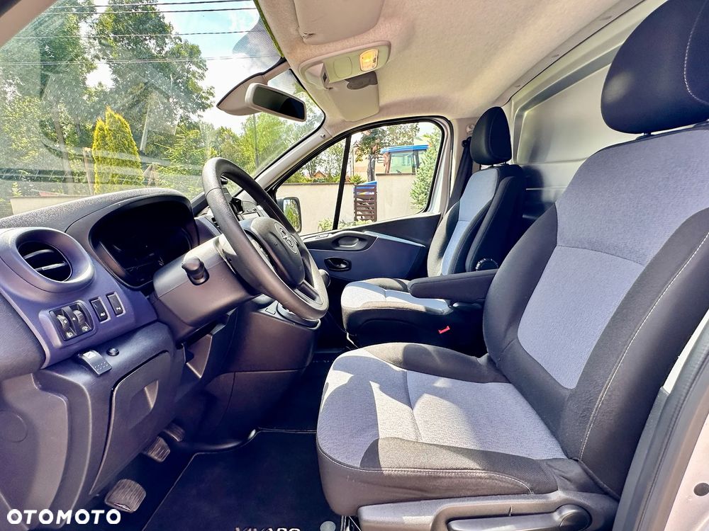 Opel VIVARO L2H1 / - 12