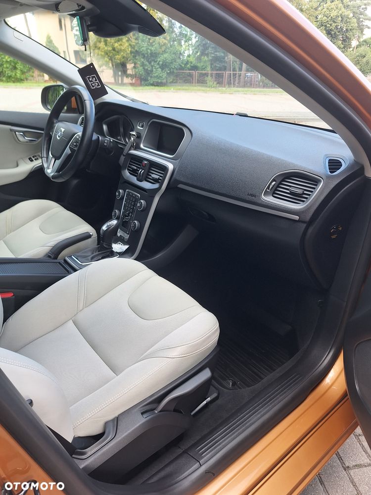 Volvo V40 D3 Geartronic Momentum - 12
