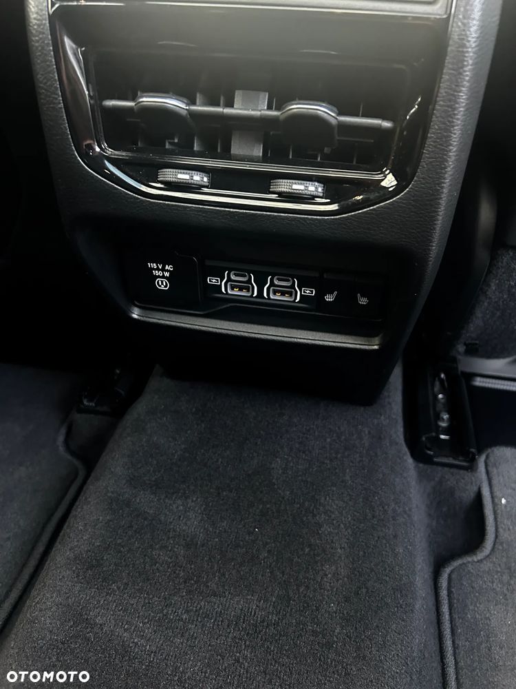 Jeep Grand Cherokee - 26