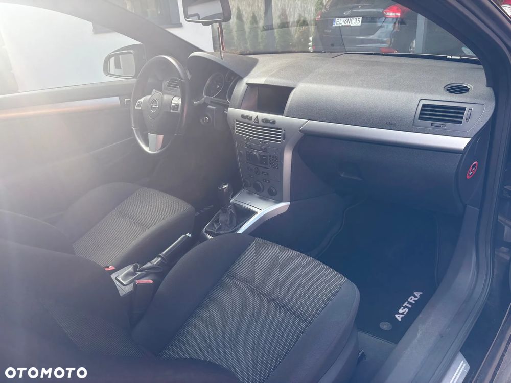 Opel Astra III GTC 1.6 T Cosmo - 7