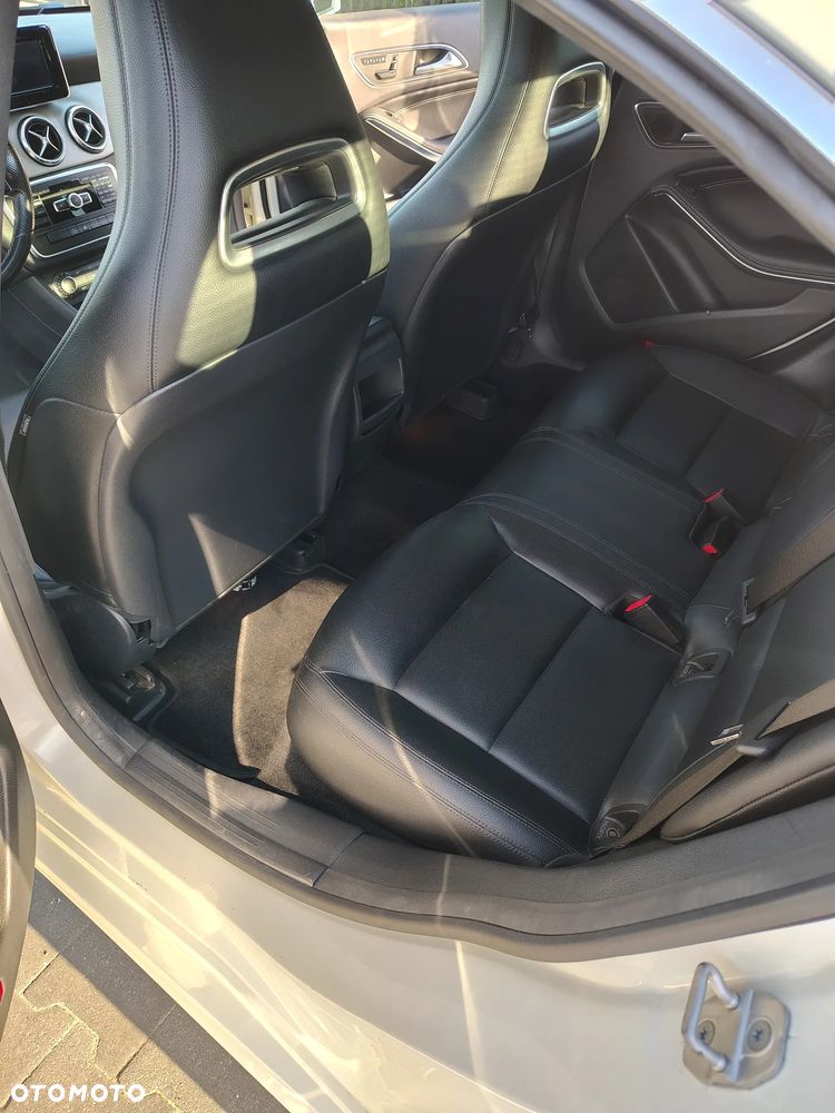 Mercedes-Benz CLA 250 7G-DCT Sport - 8