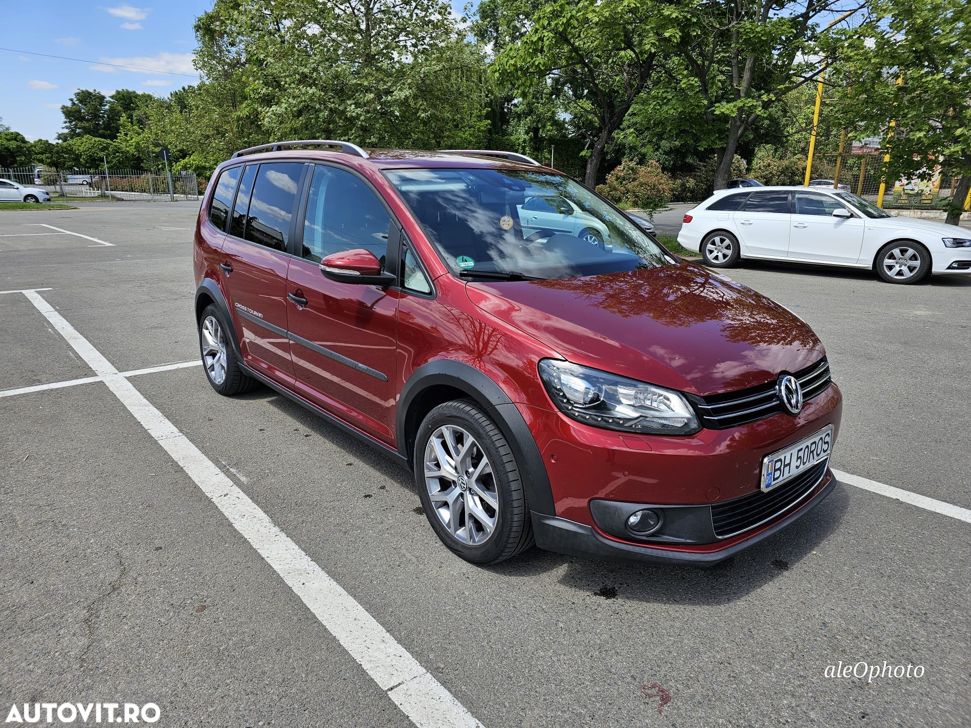 Volkswagen Touran 2.0 TDI DPF DSG Cross - 2