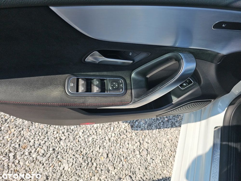 Mercedes-Benz CLA 200 d AMG Line 8G-DCT - 13