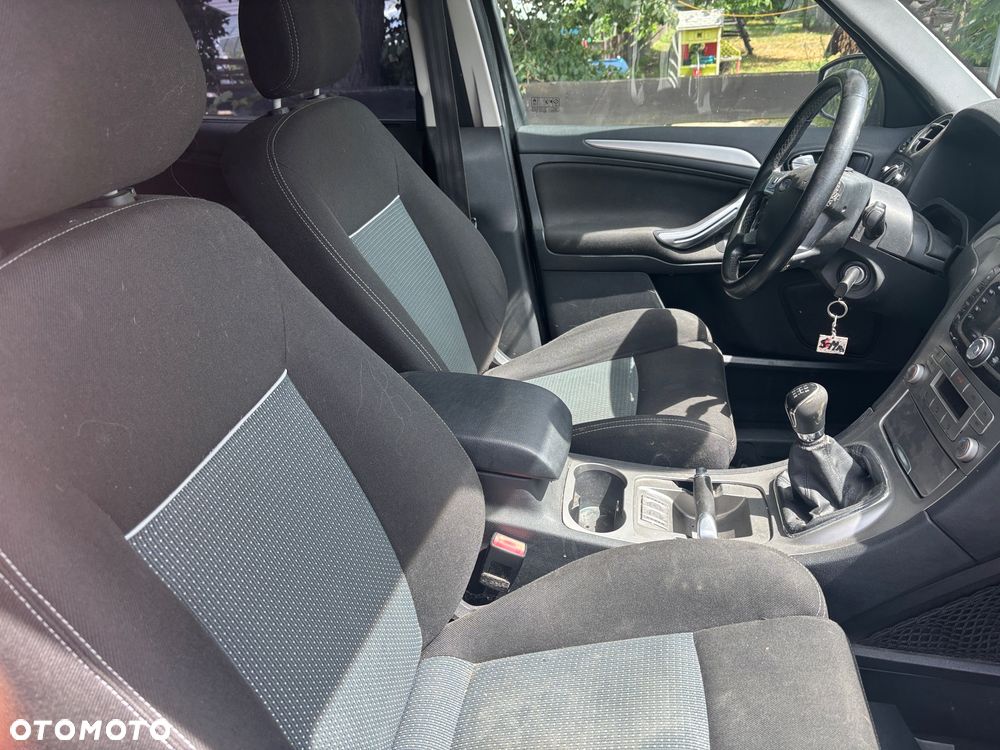 Ford S-Max - 22
