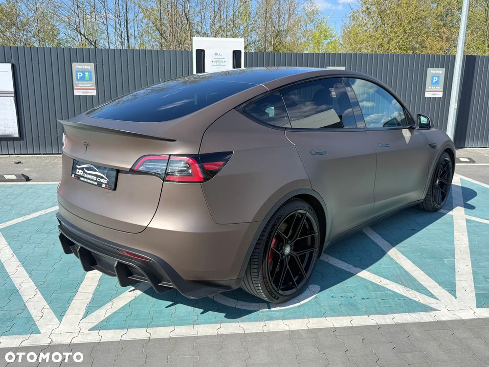 Tesla Model Y Performance Dual Motor AWD - 5